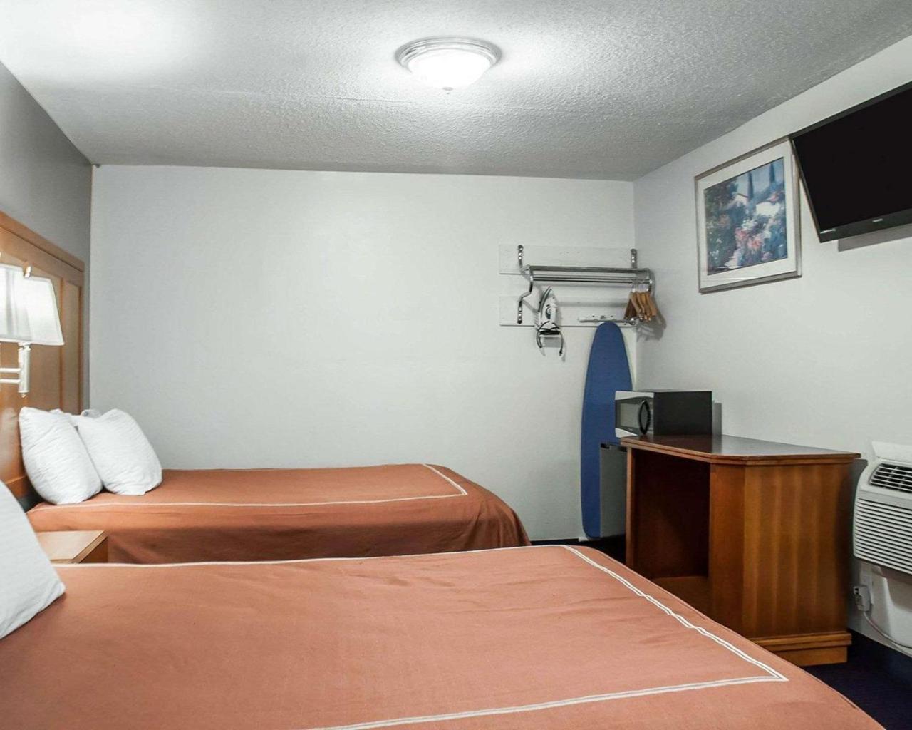 Castle Inn & Suites Niagarafallen Exteriör bild