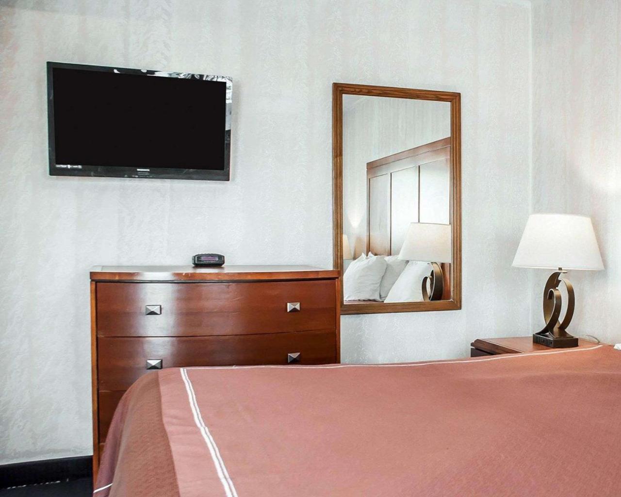 Castle Inn & Suites Niagarafallen Exteriör bild